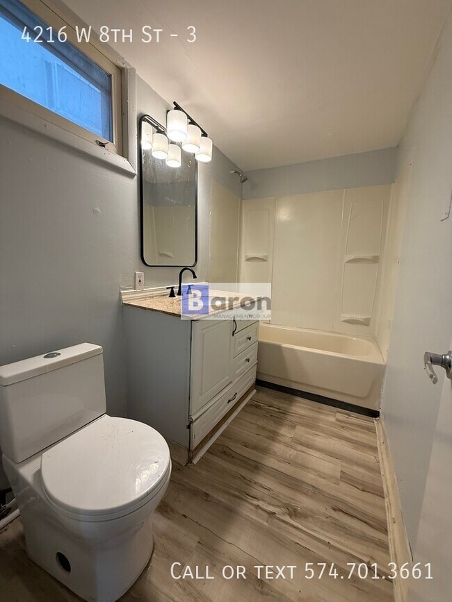 Photo - 4216 W 8th St Unidad 3