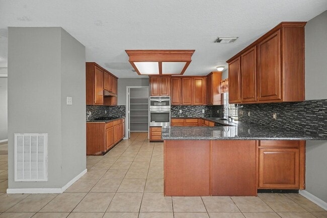 526 Oak Briar Dr