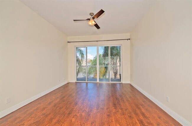 Photo - 509 E Sheridan St Unit 301