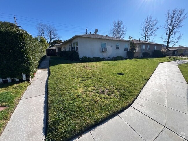 Building Photo - 354 Unit 35403 Rental