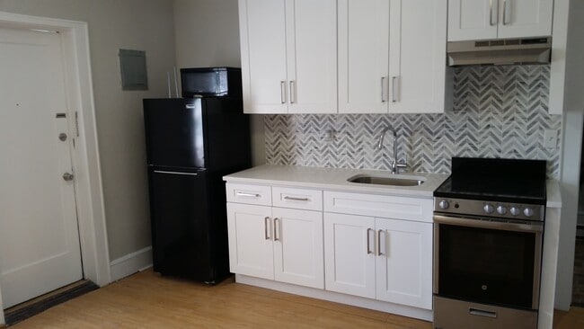 Building Photo - 348 Boyden Ave Unit 3