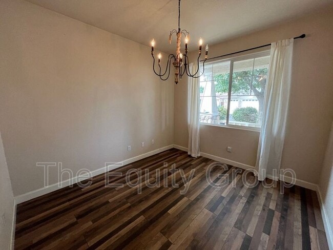 2287 W Wall Ct