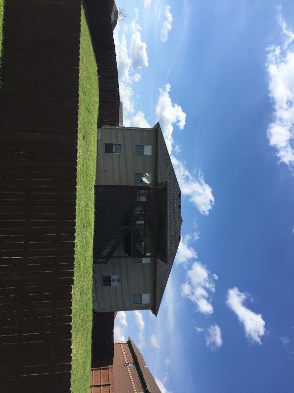 Photo - 302 Willow Crossing Ct