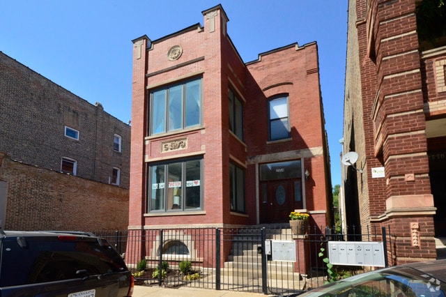Building Photo - 2554 W Augusta Blvd Unit 3 Rental