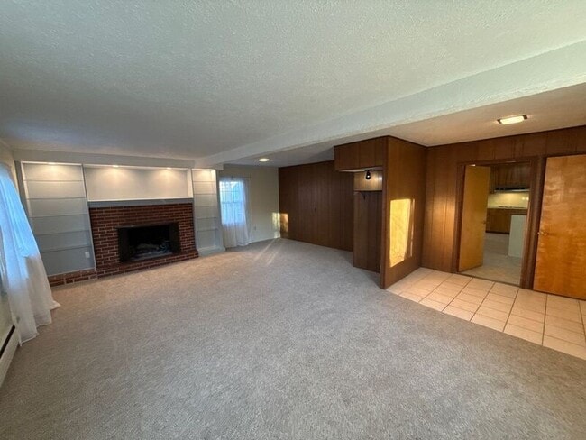 Photo - 1947 Marion St SE