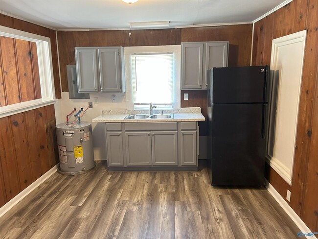 Photo - 4003 Penny St SW