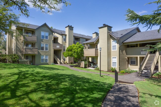 Overlook at Murrayhill Apartments
