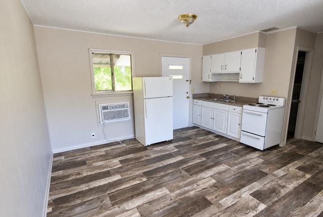568 Julian Rd