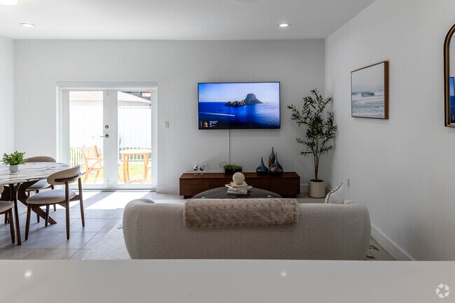 3 BR, 2.5 BA - 1,348SF - Pearl at Pompano Beach