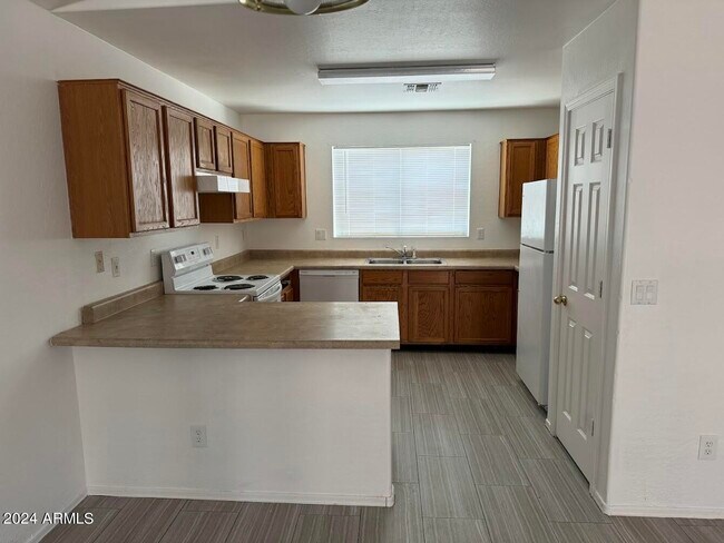 Photo - 10520 W Mohave St