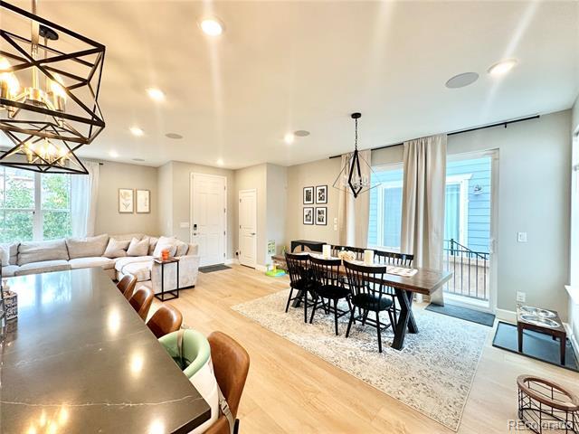 Photo - 8384 Holman St