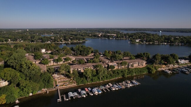 Building Photo - 4371 Wilshire Blvd Unit 4371 Wilshire Blvd B308 Mound MN