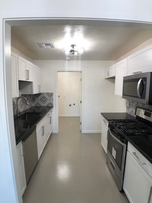 Photo - 1440 E Edison St