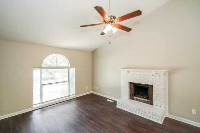 3221 Jessica Dr