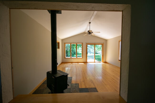Photo - 107 Riverside Dr