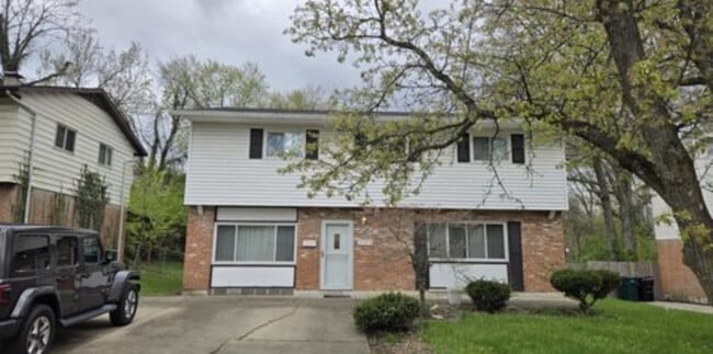 Building Photo - 5589 Goldenrod Dr Rental