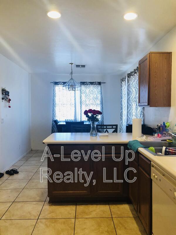 Photo - 3725 W TYBOLT Dr