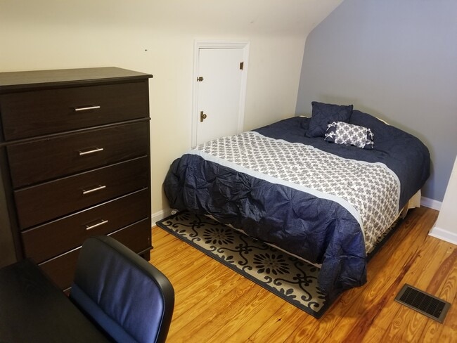 Photo - 31 E Lakeside Ave