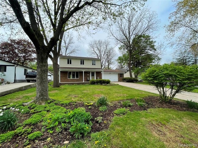 Photo - 2145 Lakeshire Dr