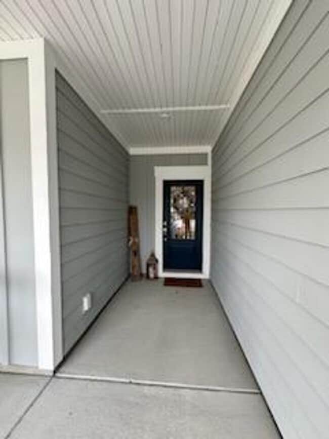 Photo - 275 Malind Bluff Dr