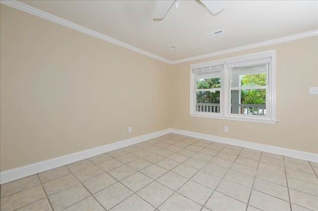 Photo - 4206 Seaview St