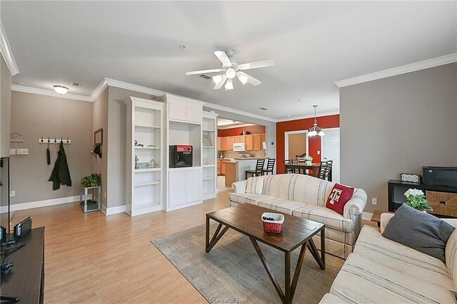 Photo - 801 Luther St W Unidad 203