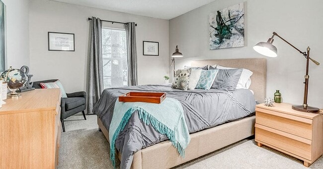 Whispering Lake Apartments