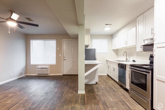 1BR, 1BA 700SF - Commons on 2nd