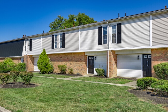 Ashton Pines Apartments & Townhomes