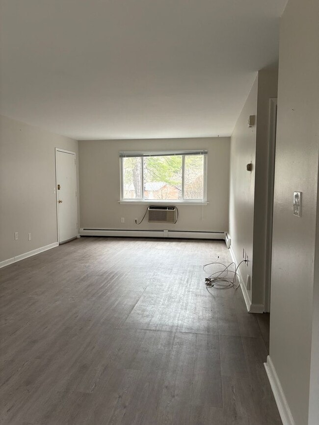 Photo - Spacious 1 Bedroom Apartment Unit B-09