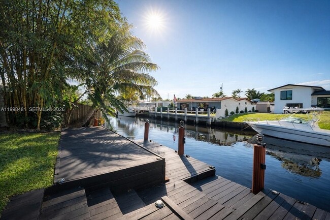 Building Photo - 2413 Nassau Ln