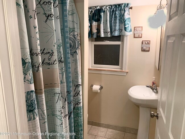 Photo - 61 Fielder Ave