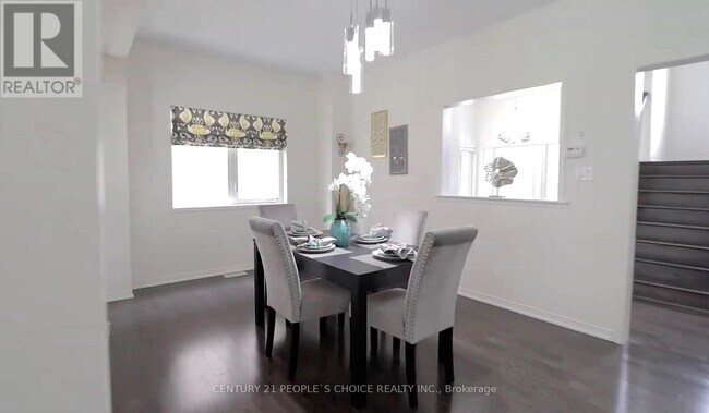 Photo - 13 Skelton Cres