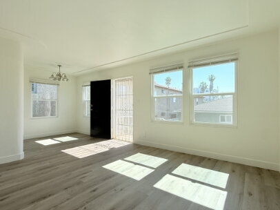 Building Photo - Free Sept Rent!  Remodeled 1BR/1BA Unit in... Rental