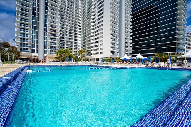 Building Photo - 2030 S Ocean Dr Unit 2304 Rental