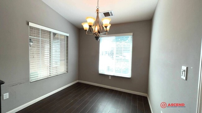 Photo - 3 Bedroom Home In Northwest Bakersfield!