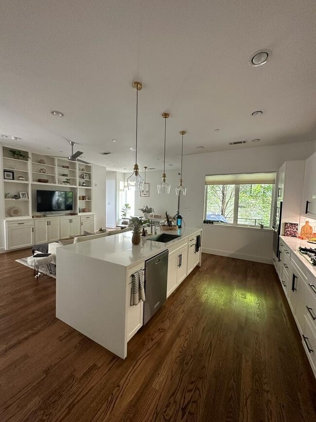 Photo - 5705 Bryan Pky