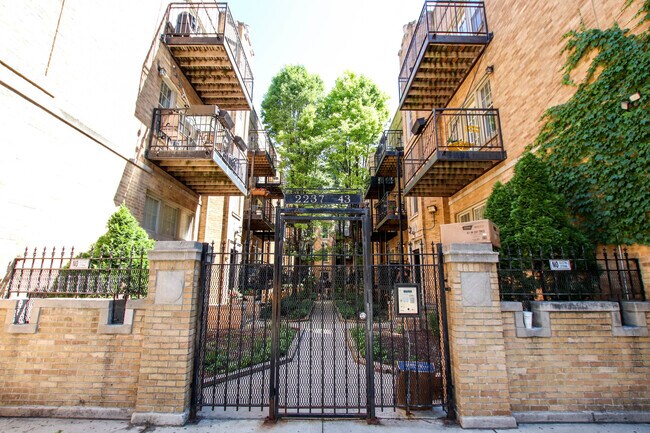 Building Photo - 250-2 N Lincoln Ave Unit 2B