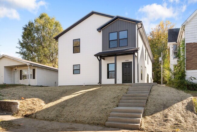 Building Photo - 308 E Morgan St