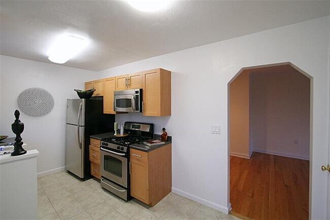 Photo - Brattle Arms Apartments