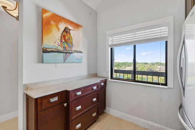 Photo - 701 Seafarer Cir Unit 504