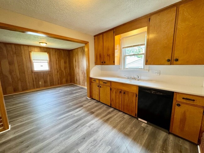 Photo - 3021 Windsor Pl SW