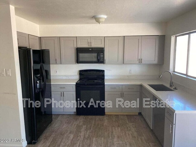 Photo - 303 W Mesquite St