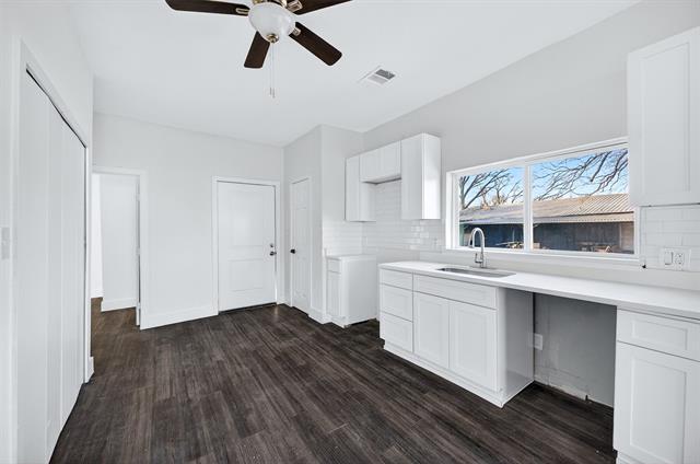Photo - 710 E Lamar St