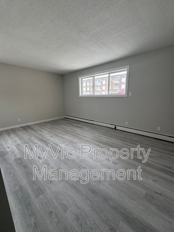 Photo - 10130-10159 159 St NW Unit One Bed