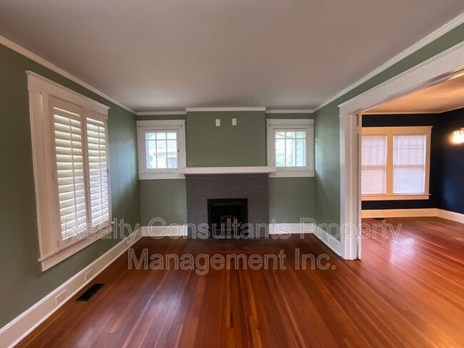 Photo - 1117 Lexington Ave