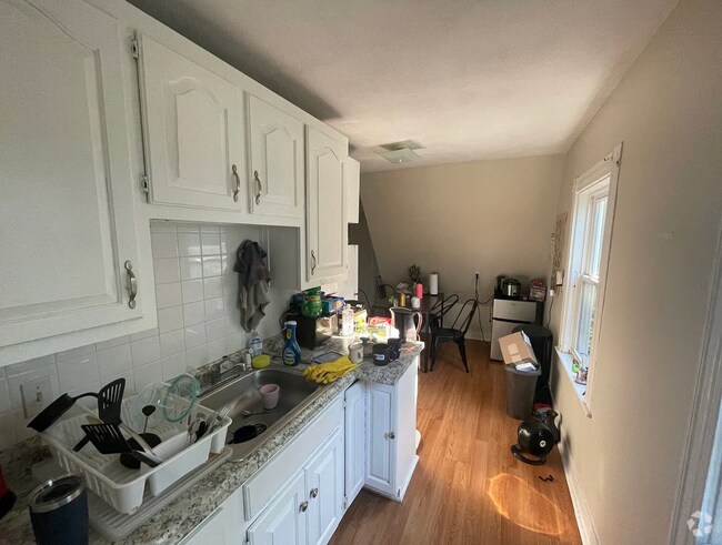 Building Photo - 15 Fairmount St Unit H Rental