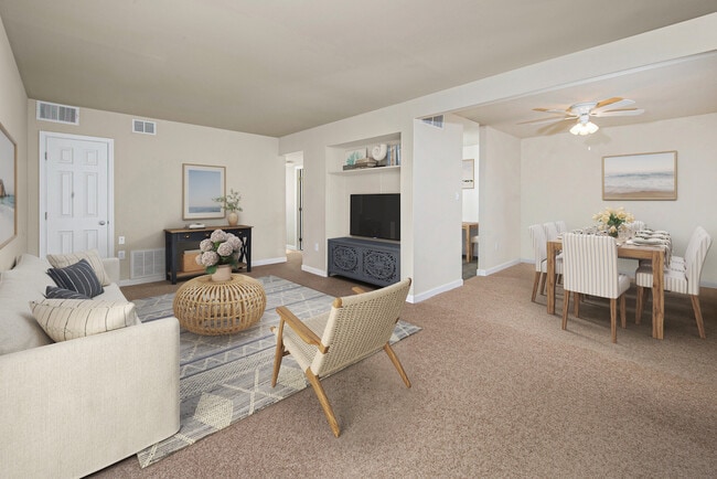 Photo - Lakeside North