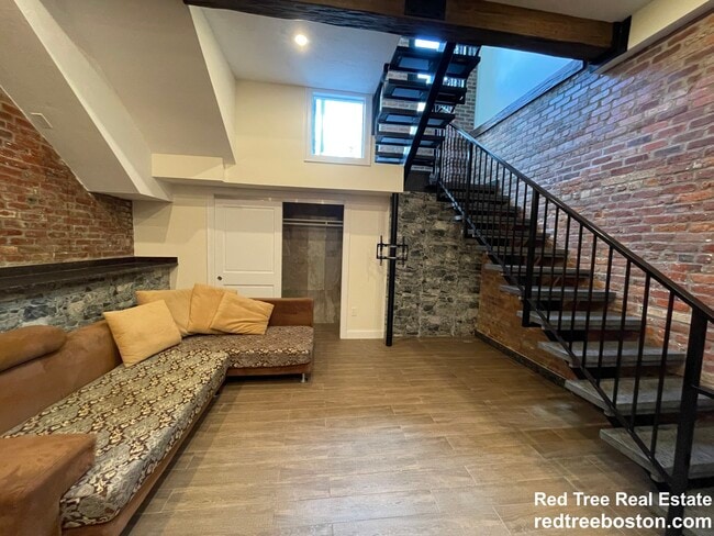 Building Photo - 1030 Commonwealth Ave