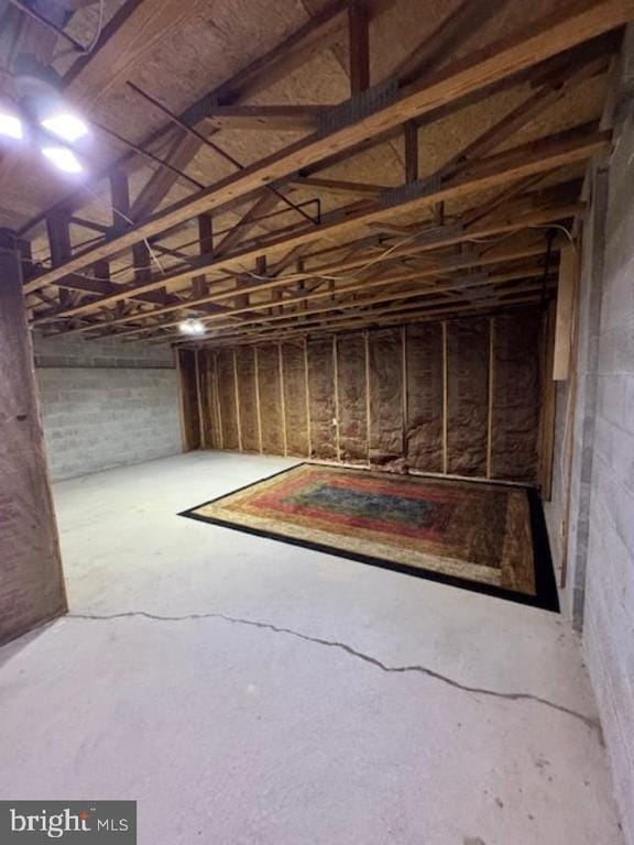 Photo - 468 Lynetree Dr